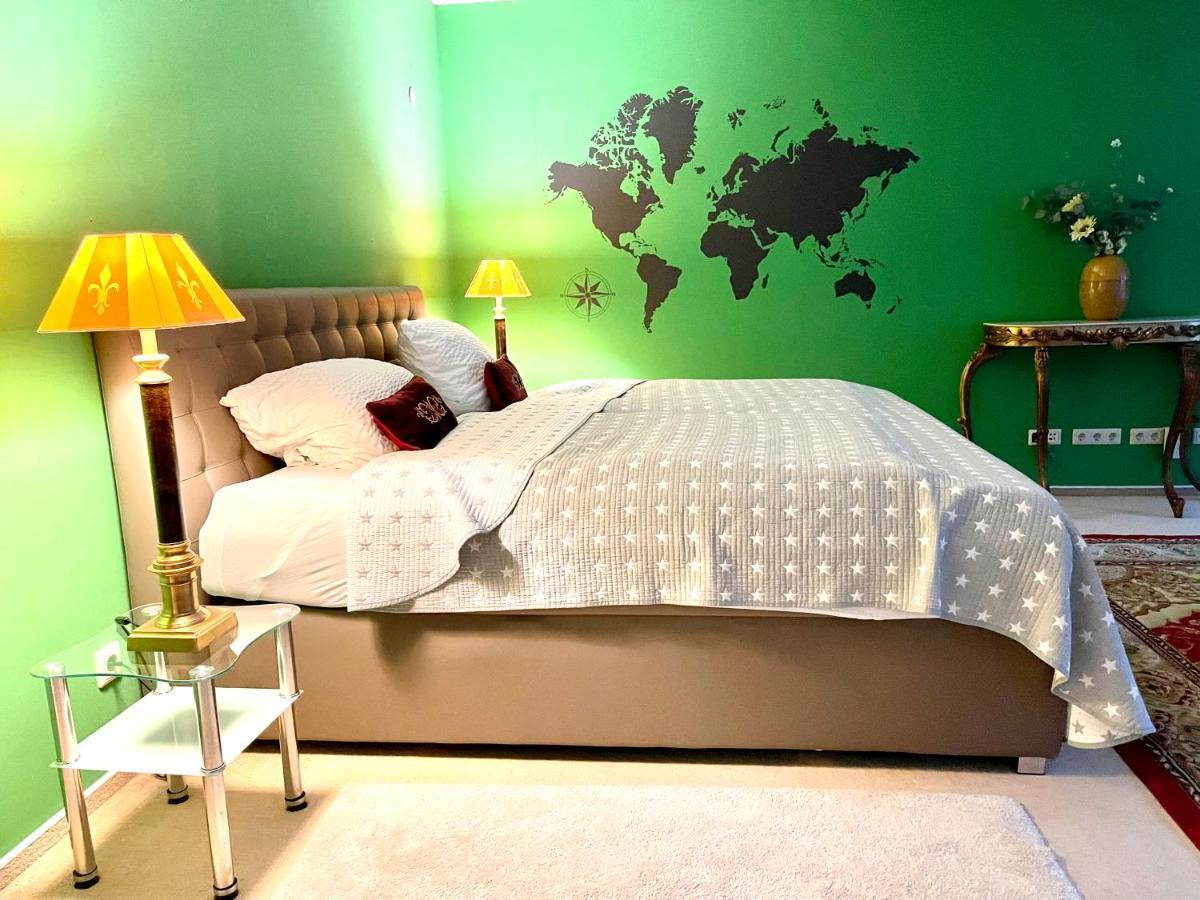 Doppelzimmer Gartenblick Villa Julian Aurich Exterior foto